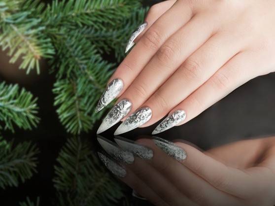 Nail Christmas